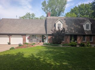 106 Walnut Dr, Carrollton, MO 64633