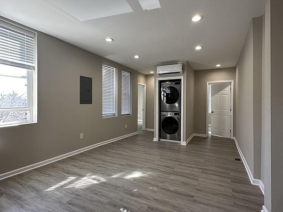 4th image of 2238 N Fulton Ave #3