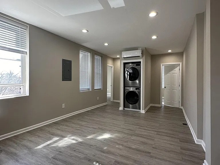 2238 N Fulton Ave #3 — Photo 4