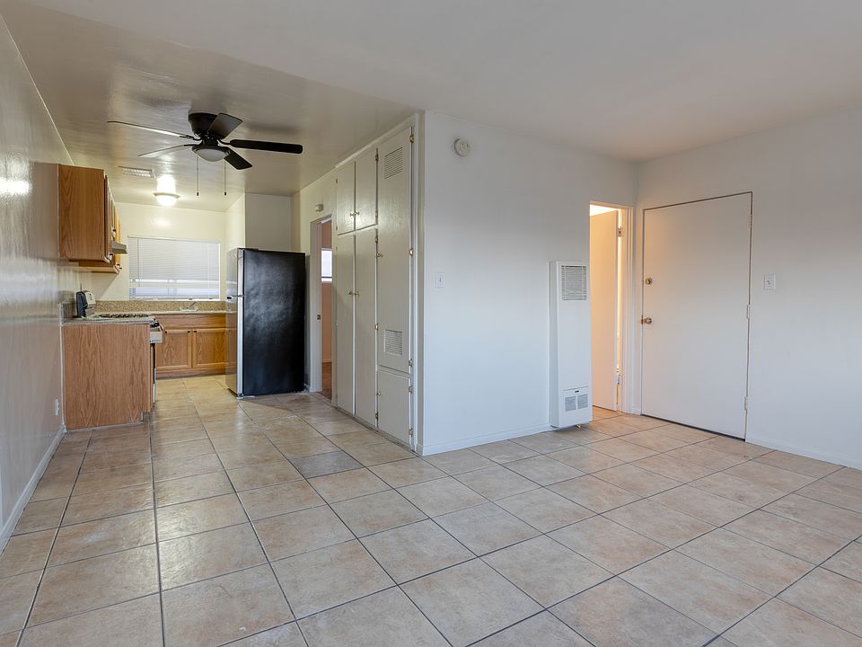 1st image of 15741 Blaine Ave #4