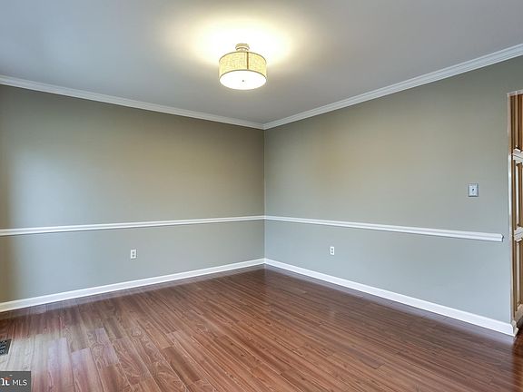 5th image of 238 Autumn Chase Dr