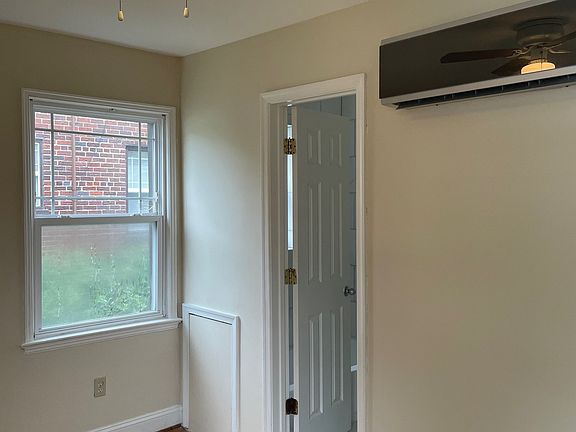 4th image of 700-724 N Monroe St #17998390
