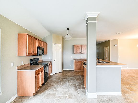 3rd image of 137 King Elder Ln