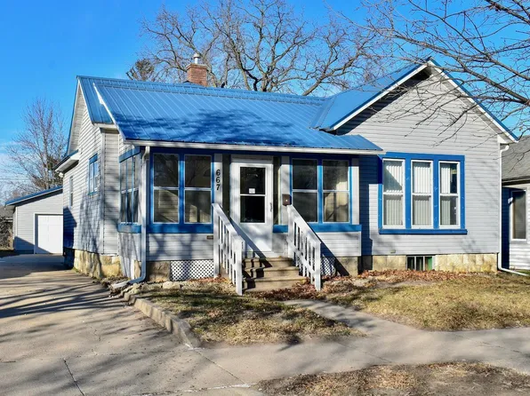 667 Harriet St, Winona, MN 55987