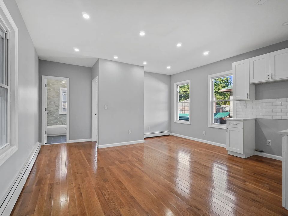 1st image of 2027 Pitman Ave #Ww