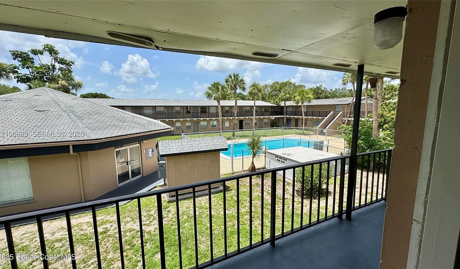 1 bed, 1.0 bath, $875 — Photo 3
