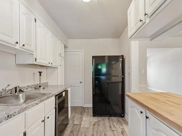 1749 Joan Ave — Photo 8