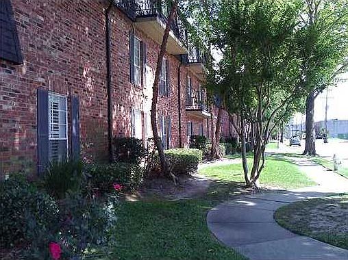 4th image of 2601 Metairie Lawn Dr #203