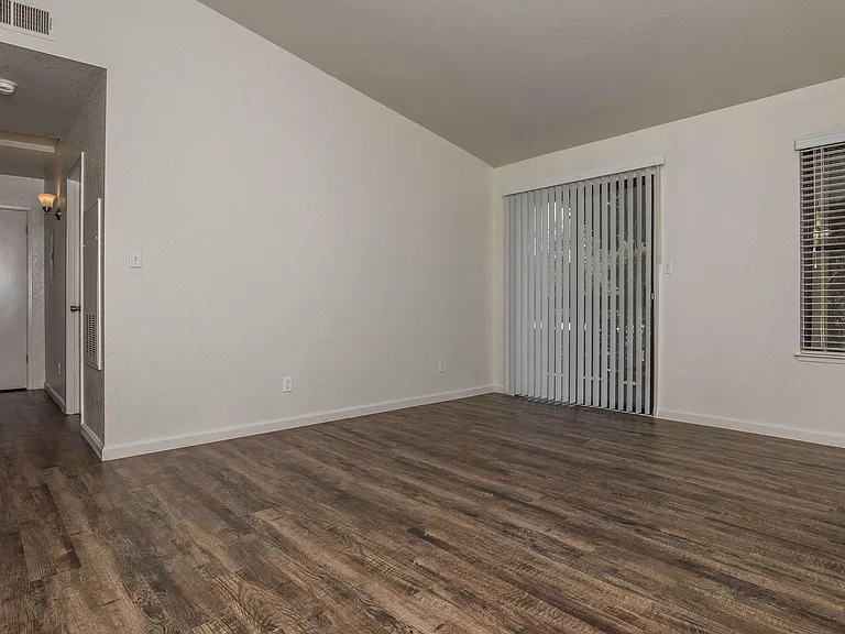 Victoria Square Apartments — Photo 45
