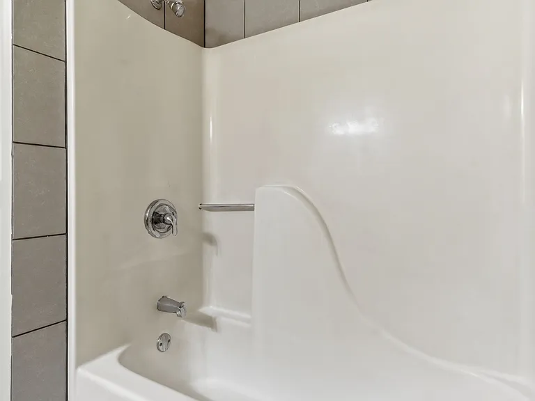 2107 5th Ave N #3 — Photo 6