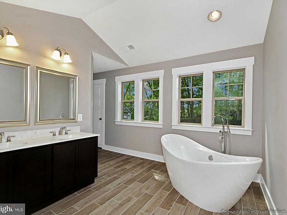 5th image of 6718 Oakridge Rd