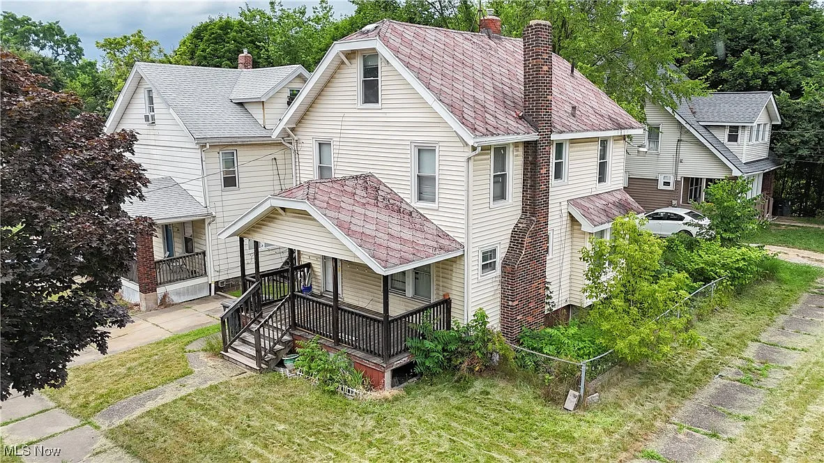 725 Excelsior Ave photo 1