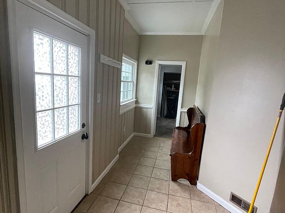 3rd image of 59 Peters Ln