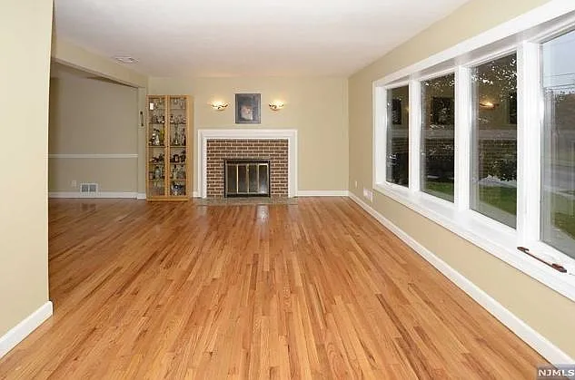 16-26 Alden Ter — Photo 4