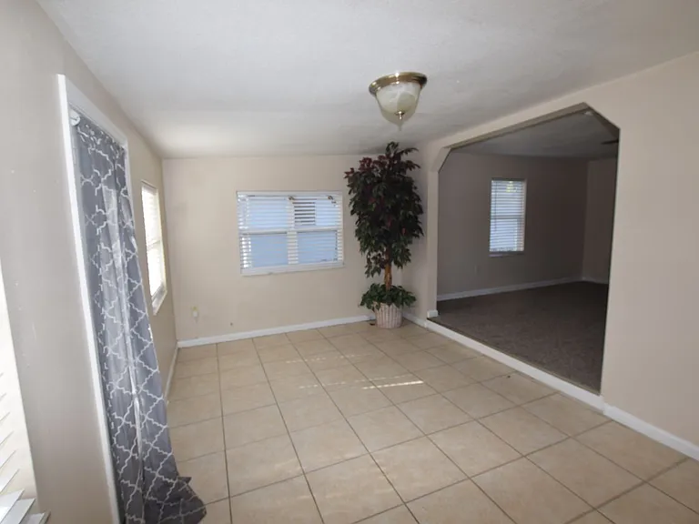 317 E Barnes Ave — Photo 14