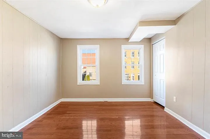 424 S Eden St — Photo 20
