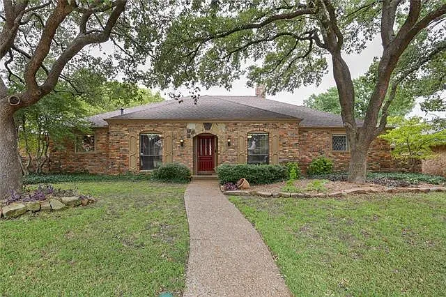 2403 Blue Cypress Dr — Photo 30