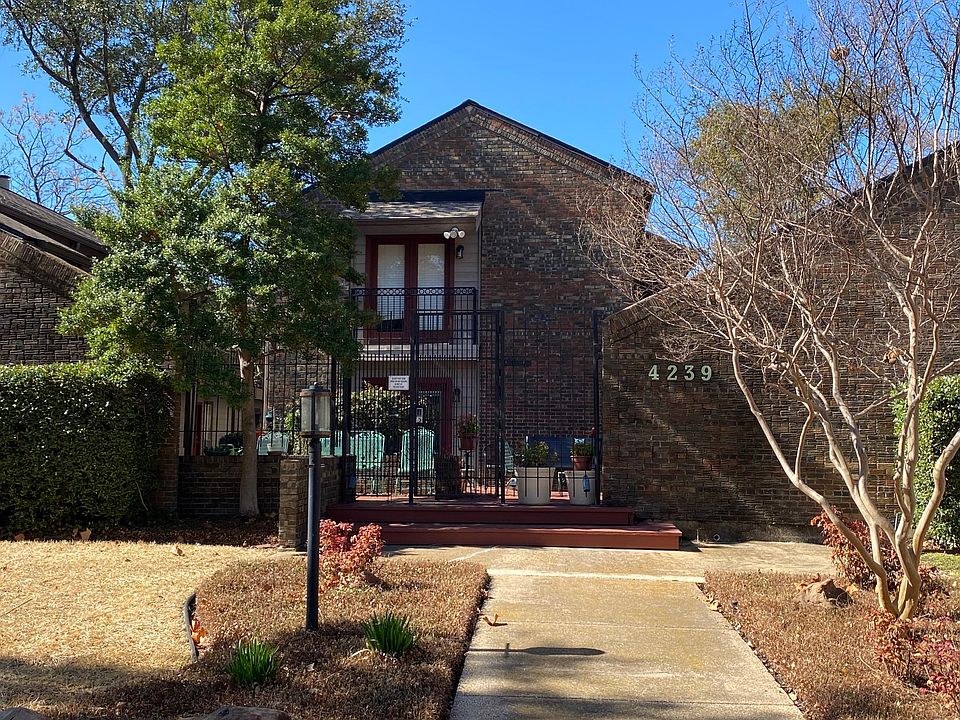 Front view of Complex