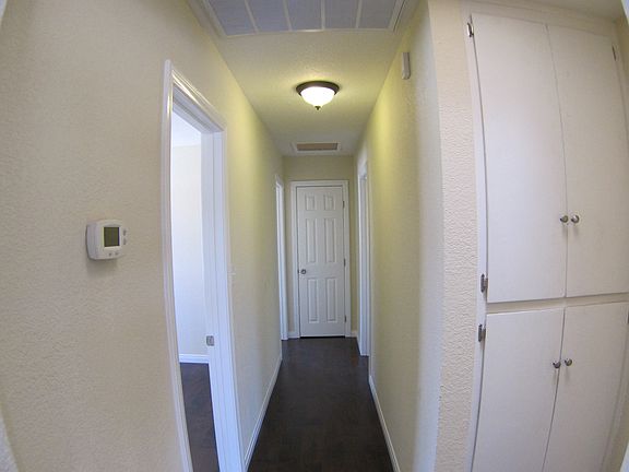 5th image of 228 Coralwood Dr