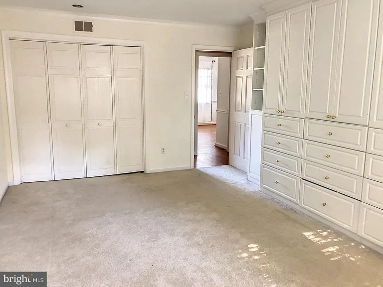 7412 Hallcrest Dr — Photo 3