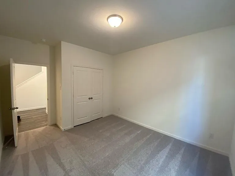 623 Colgate Cir — Photo 9