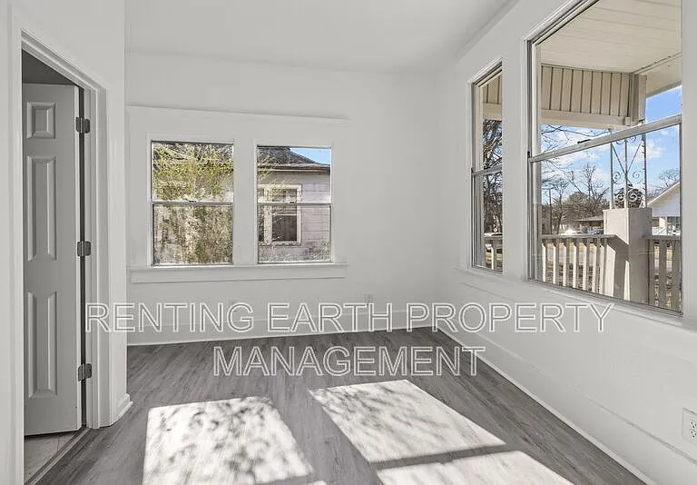 1217 Fulton Ave — Photo 17