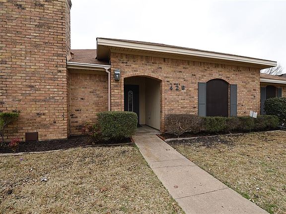 3rd image of 426 Brookfield Dr