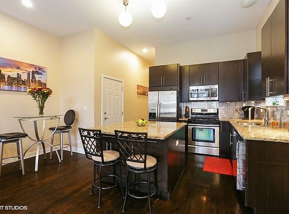 5th image of 3320 W Eastwood Ave #3
