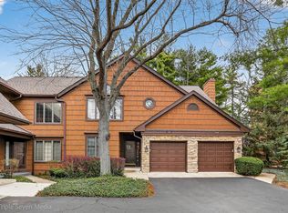 1120 Ponderosa Ct, Darien, IL