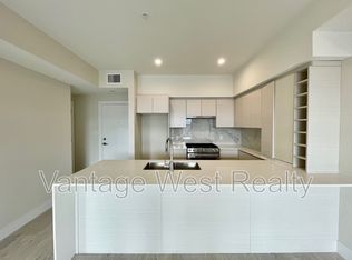 1925 Enterprise Way #410, Kelowna, BC V1Y 0J8