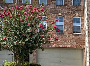 4218 Trumbo Ct, Fairfax, VA 22033