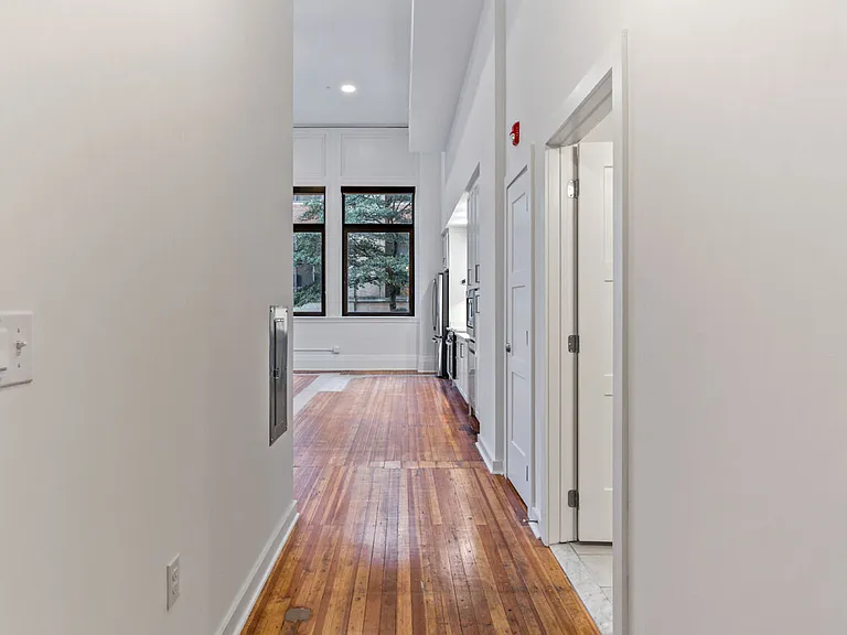 Mutual on Main Apartments — Photo 84