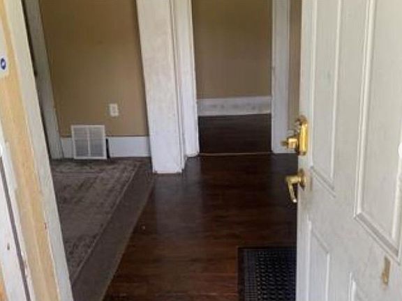 4th image of 550 Freeman Ave
