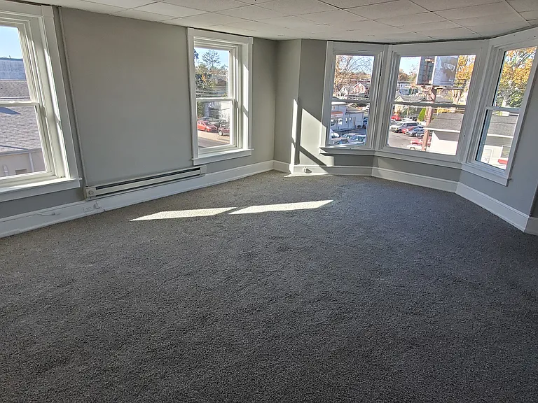 914 New Holland Rd #2W — Photo 3