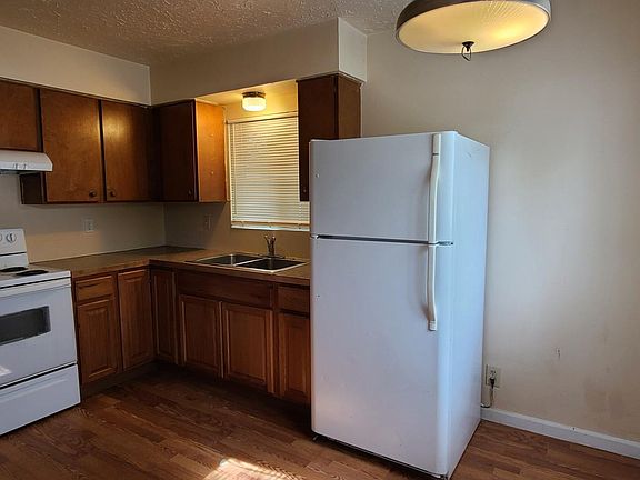 4th image of 703 E Florida Ave
