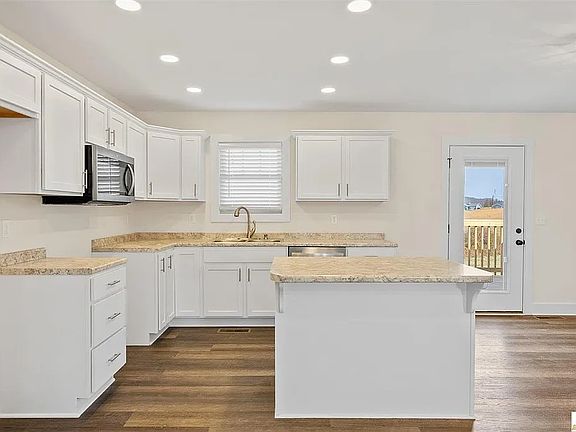 4th image of 476 Glenview Dr