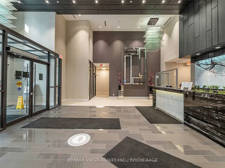 9199 Yonge St #SE415 — Photo 3