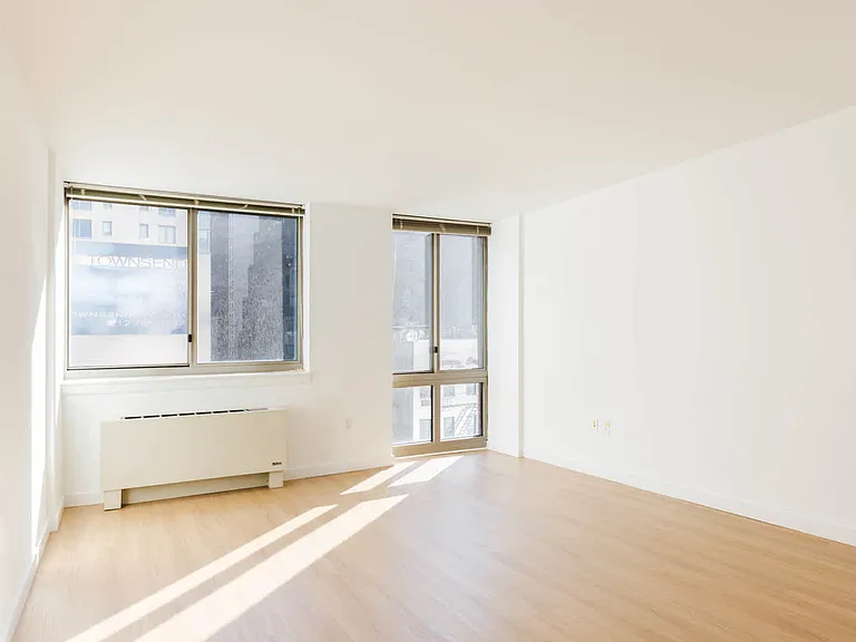 400 W 37th St #7R — Photo 72
