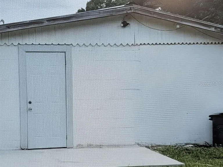 2725 Sample St — Photo 2