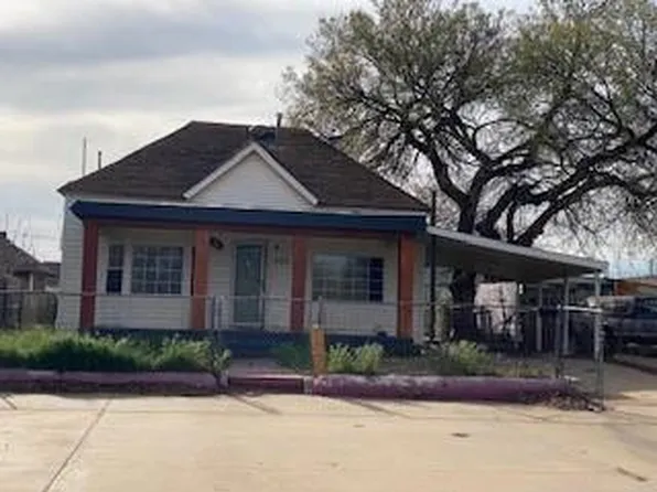 233 S Louis Tittle Ave, Mangum, OK 73554