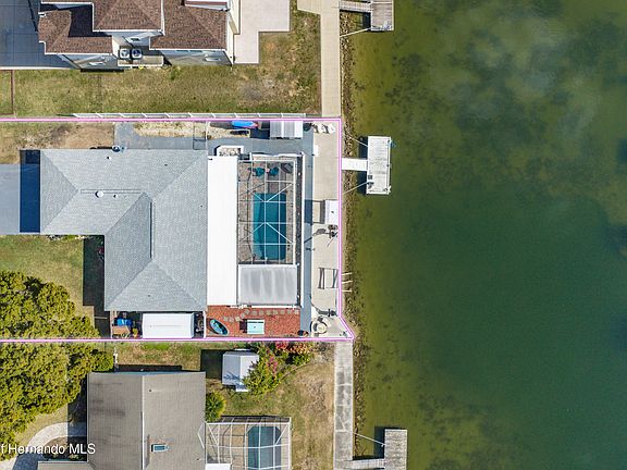 3rd image of 3336 Gulfview Dr