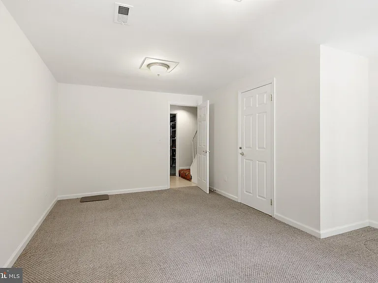 9504 Dunbrook Ct — Photo 17