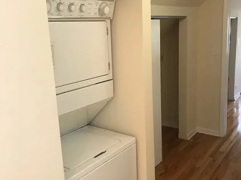2332 W Charleston St — Photo 8