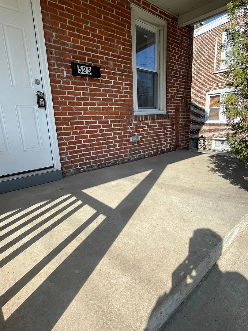 Beautifully Renovated 3-Bedroom Twin in a Desirable Clifton Heights Neighborhood! — Photo 2