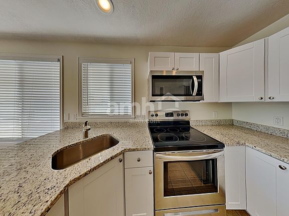 3rd image of 154 Crystal Bay Dr