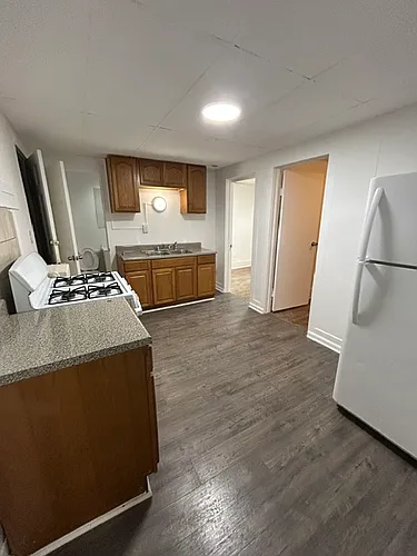 517 N Salina St #4 Photo 1