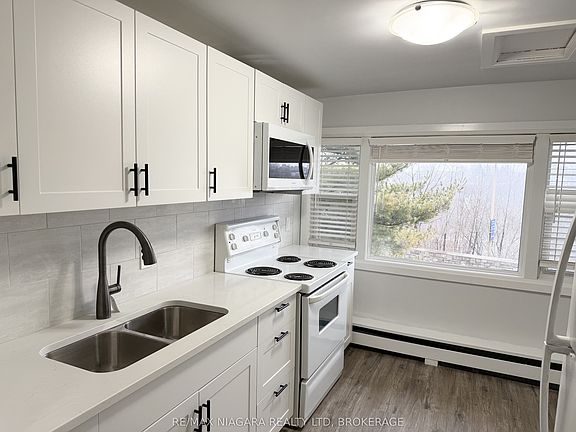 3rd image of 4711 River Rd Unit 4