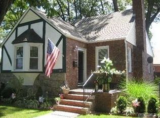 108 E Dover St, Valley Stream, NY 11580