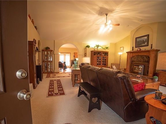 3rd image of 1 Crathorne Ln