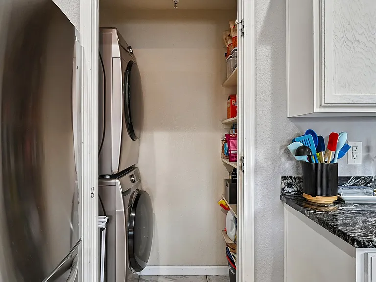 2550 W 82nd Pl #D — Photo 9